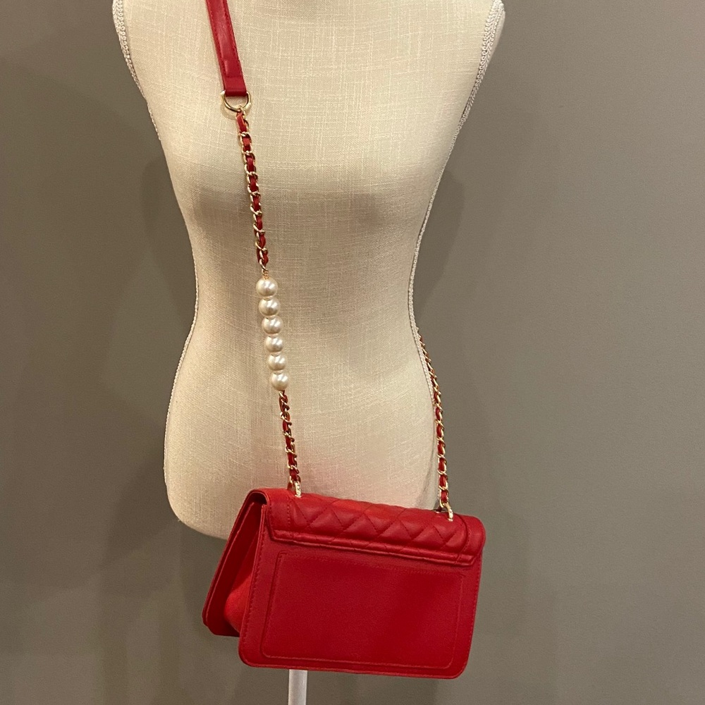 Badgley Mischka Red Crossbody Square Studs Pearls - Picture 2 of 5